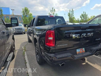 2025 Ram 1500 Laramie Crew Cab Short Bed - miniatura 2