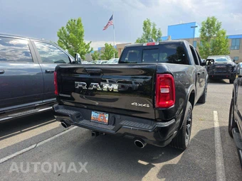 2025 Ram 1500 Laramie Crew Cab Short Bed - miniatura 3