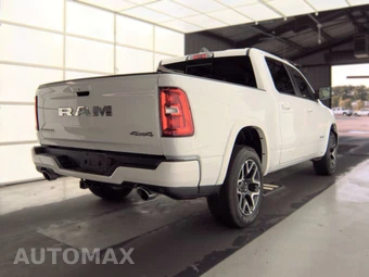 2025 Ram 1500 Laramie Crew Cab Short Bed - miniatura 4