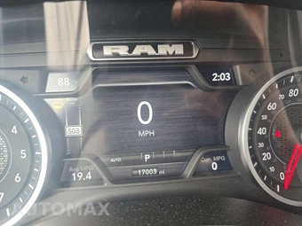 2025 Ram 1500 Laramie Crew Cab Short Bed - miniatura 12