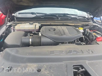 2025 Ram 1500 Laramie Crew Cab Short Bed - miniatura 15