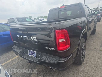 2025 Ram 1500 Laramie Crew Cab Short Bed - miniatura 4