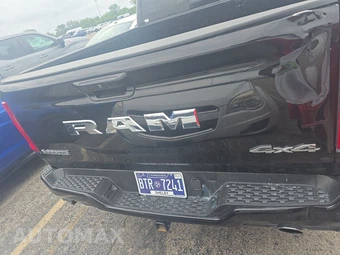 2025 Ram 1500 Laramie Crew Cab Short Bed - miniatura 5