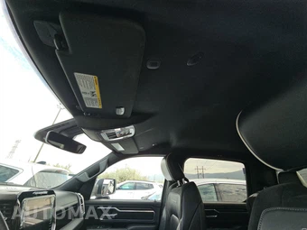 2025 Ram 1500 Laramie Crew Cab Short Bed - miniatura 14