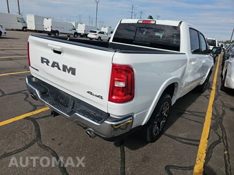 2025 Ram 1500 Laramie Crew Cab Short Bed - miniatura 4