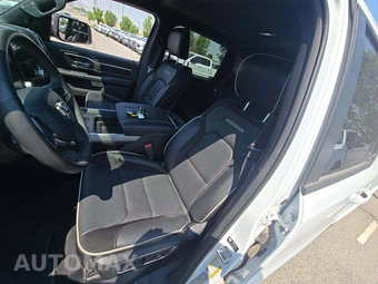 2025 Ram 1500 Laramie Crew Cab Short Bed - miniatura 6