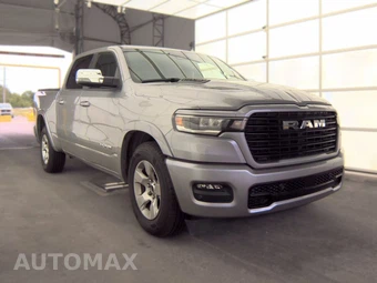 2025 Ram 1500 Laramie Crew Cab Short Bed - miniatura 3
