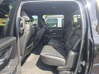 2025 Ram 1500 Laramie Crew Cab Short Bed - miniatura 13
