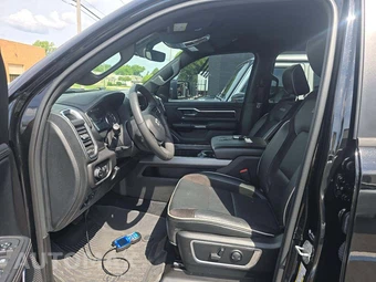 2025 Ram 1500 Laramie Crew Cab Short Bed - miniatura 6