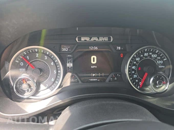 2025 Ram 1500 Laramie Crew Cab Short Bed - miniatura 9