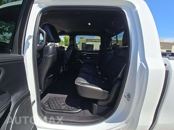 2025 Ram 1500 Laramie Crew Cab Short Bed - miniatura 10
