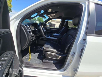 2025 Ram 1500 Laramie Crew Cab Short Bed - miniatura 3