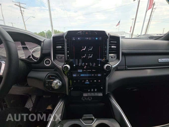 2025 Ram 1500 Laramie Crew Cab Short Bed - miniatura 10