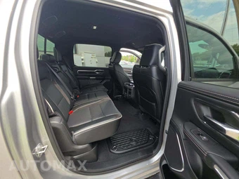 2025 Ram 1500 Laramie Crew Cab Short Bed - miniatura 16