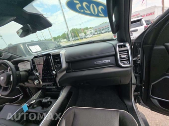 2025 Ram 1500 Laramie Crew Cab Short Bed - miniatura 19