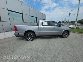 2025 Ram 1500 Laramie Crew Cab Short Bed - miniatura 4