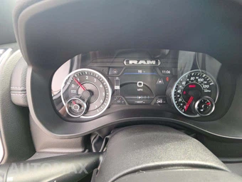 2025 Ram 1500 Laramie Crew Cab Short Bed - miniatura 9