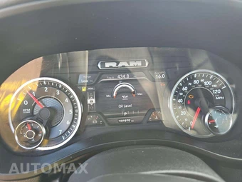 2025 Ram 1500 Laramie Crew Cab Short Bed - miniatura 9