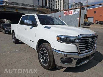 2025 Ram 1500 Laramie Crew Cab Short Bed - miniatura 4