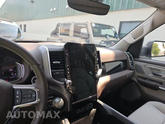 2025 Ram 1500 Laramie Crew Cab Short Bed - miniatura 11