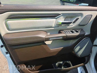 2025 Ram 1500 Laramie Crew Cab Short Bed - miniatura 9