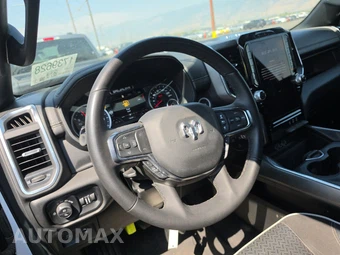 2025 Ram 1500 Laramie Crew Cab Short Bed - miniatura 10