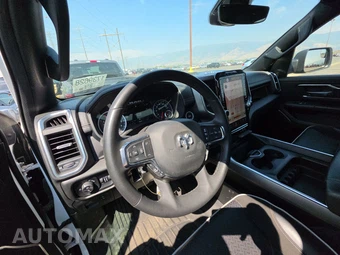 2025 Ram 1500 Laramie Crew Cab Short Bed - miniatura 11