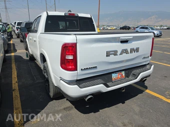 2025 Ram 1500 Laramie Crew Cab Short Bed - miniatura 6