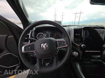 2025 Ram 1500 Laramie Crew Cab Short Bed - miniatura 10