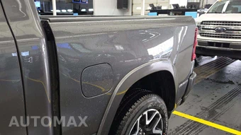 2025 Ram 1500 Laramie Crew Cab Short Bed - miniatura 27
