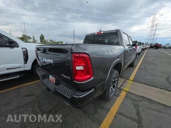 2025 Ram 1500 Laramie Crew Cab Short Bed - miniatura 4