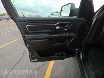 2025 Ram 1500 Laramie Crew Cab Short Bed - miniatura 9