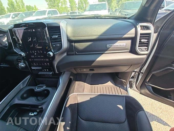 2025 Ram 1500 Laramie Crew Cab Short Bed - miniatura 19