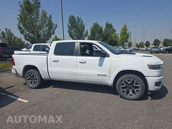 2025 Ram 1500 Laramie Crew Cab Short Bed - miniatura 4