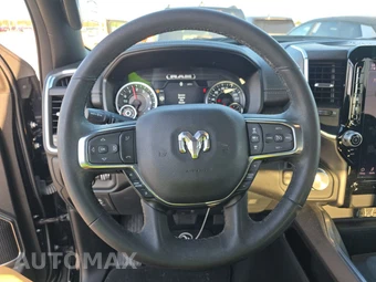2025 Ram 1500 Laramie Crew Cab Short Bed - miniatura 10