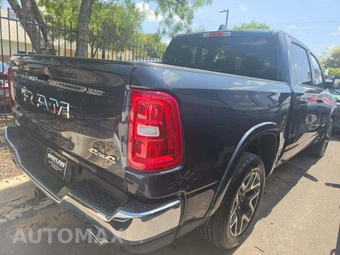 2025 Ram 1500 Laramie Crew Cab Short Bed - miniatura 3