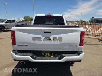 2025 Ram 1500 Laramie Crew Cab Short Bed - miniatura 11