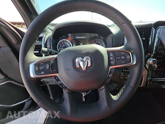 2025 Ram 1500 Laramie Crew Cab Short Bed - miniatura 10