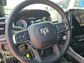 2025 Ram 1500 Laramie Crew Cab Short Bed - miniatura 10