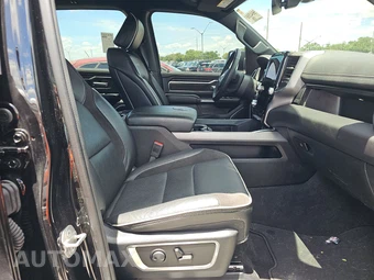 2025 Ram 1500 Laramie Crew Cab Short Bed - miniatura 8