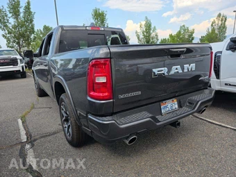2025 Ram 1500 Laramie Crew Cab Short Bed - miniatura 2