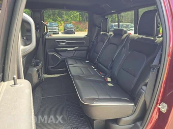 2025 Ram 1500 Laramie Crew Cab Short Bed - miniatura 10