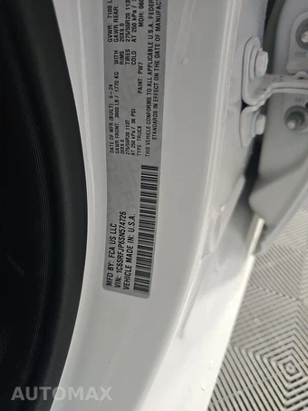 2025 Ram 1500 Laramie Crew Cab Short Bed - miniatura 15