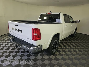 2025 Ram 1500 Laramie Crew Cab Short Bed - miniatura 4