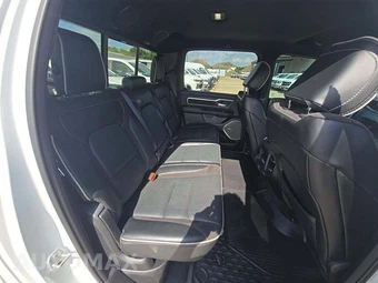 2025 Ram 1500 Laramie Crew Cab Short Bed - miniatura 16
