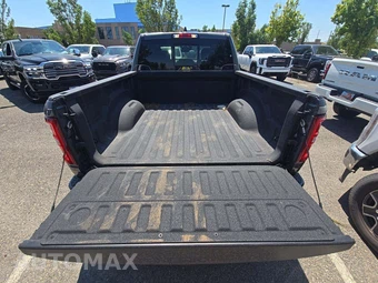 2025 Ram 1500 Laramie Crew Cab Short Bed - miniatura 14
