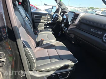 2025 Ram 1500 Laramie Crew Cab Short Bed - miniatura 8