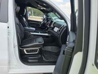 2025 Ram 1500 Laramie Crew Cab Short Bed - miniatura 18