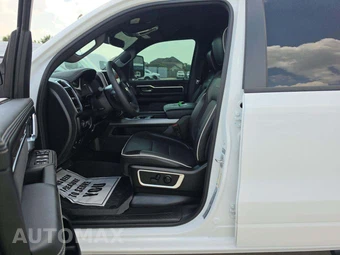 2025 Ram 1500 Laramie Crew Cab Short Bed - miniatura 6