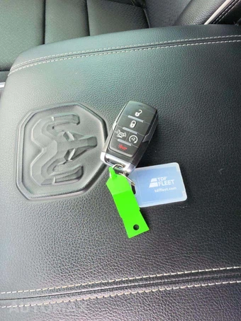 2025 Ram 1500 Laramie Crew Cab Short Bed - miniatura 8